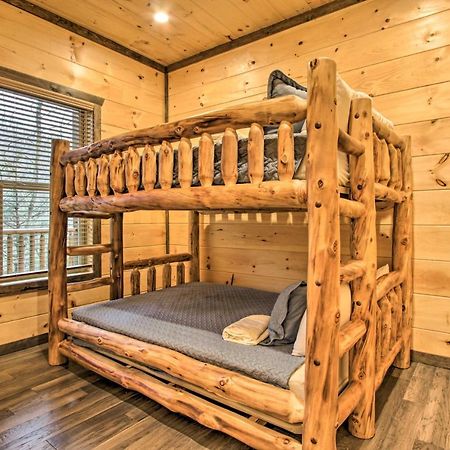 Luxe Cabin With Home Theater Less Than 2 Miles To Gatlinburg Exteriör bild