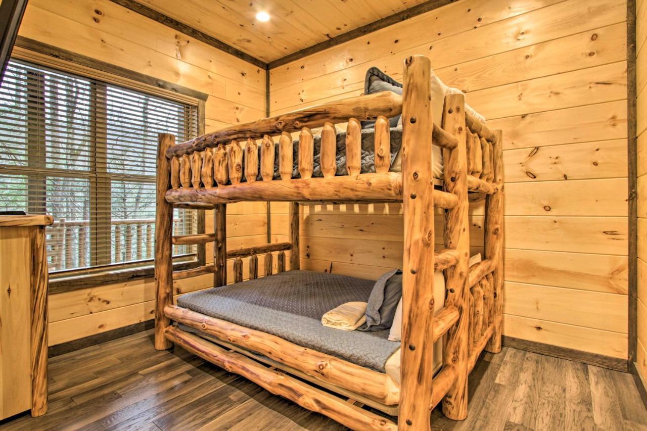 Luxe Cabin With Home Theater Less Than 2 Miles To Gatlinburg Exteriör bild