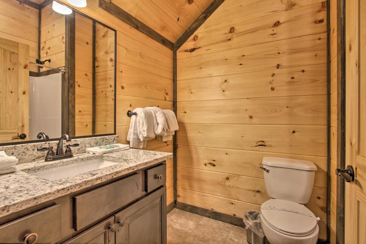 Luxe Cabin With Home Theater Less Than 2 Miles To Gatlinburg Exteriör bild