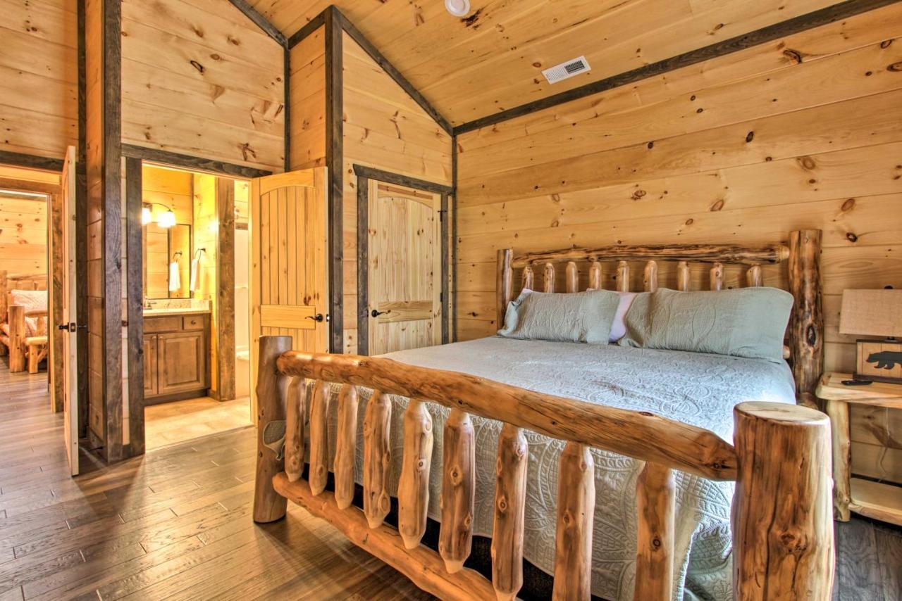 Luxe Cabin With Home Theater Less Than 2 Miles To Gatlinburg Exteriör bild