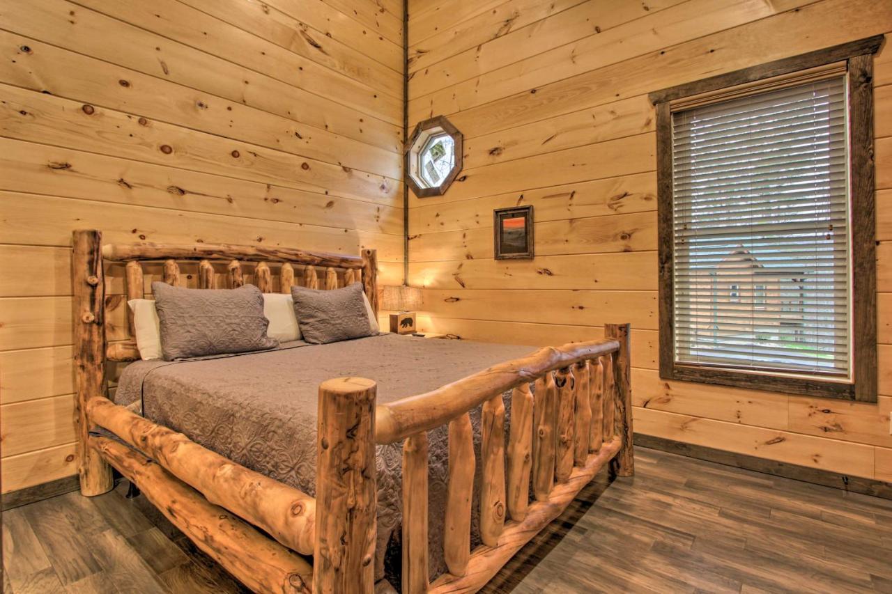 Luxe Cabin With Home Theater Less Than 2 Miles To Gatlinburg Exteriör bild