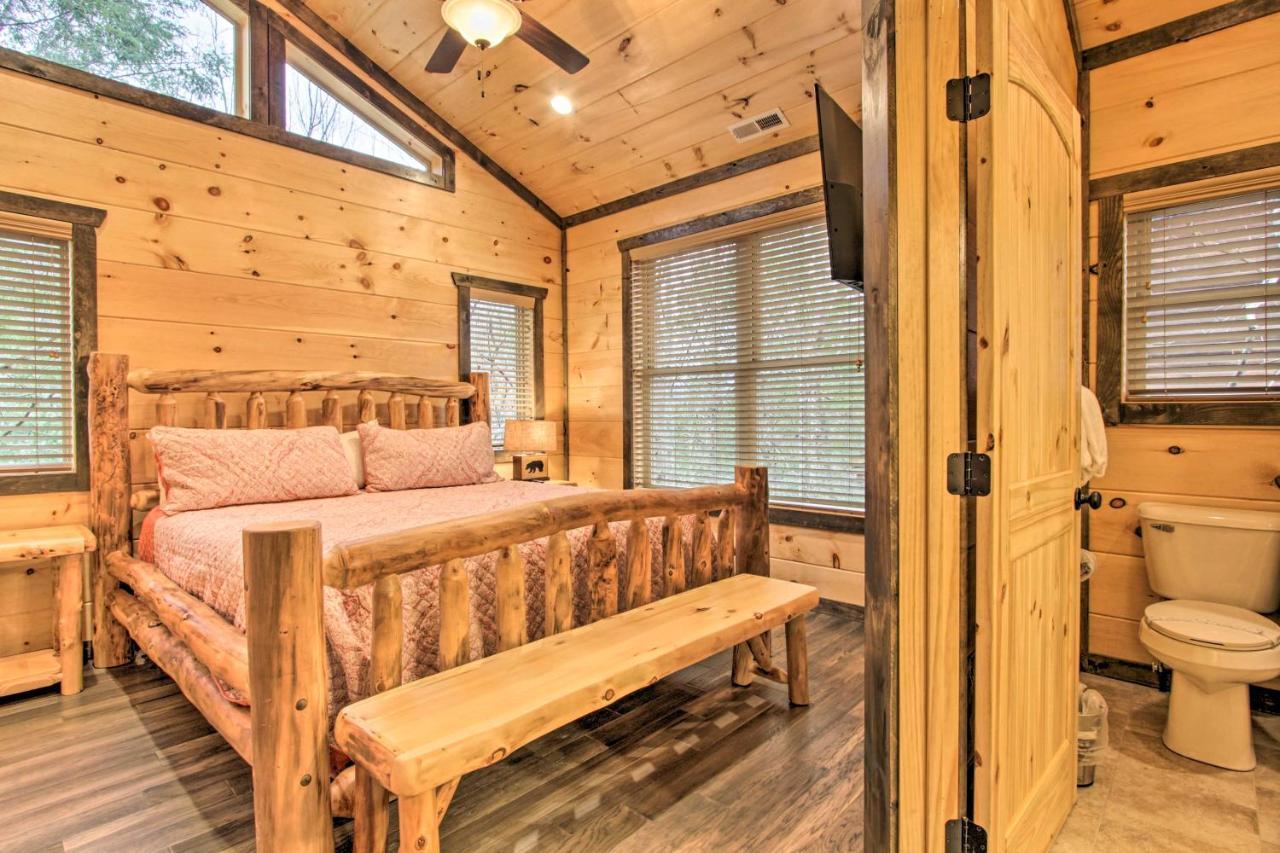 Luxe Cabin With Home Theater Less Than 2 Miles To Gatlinburg Exteriör bild