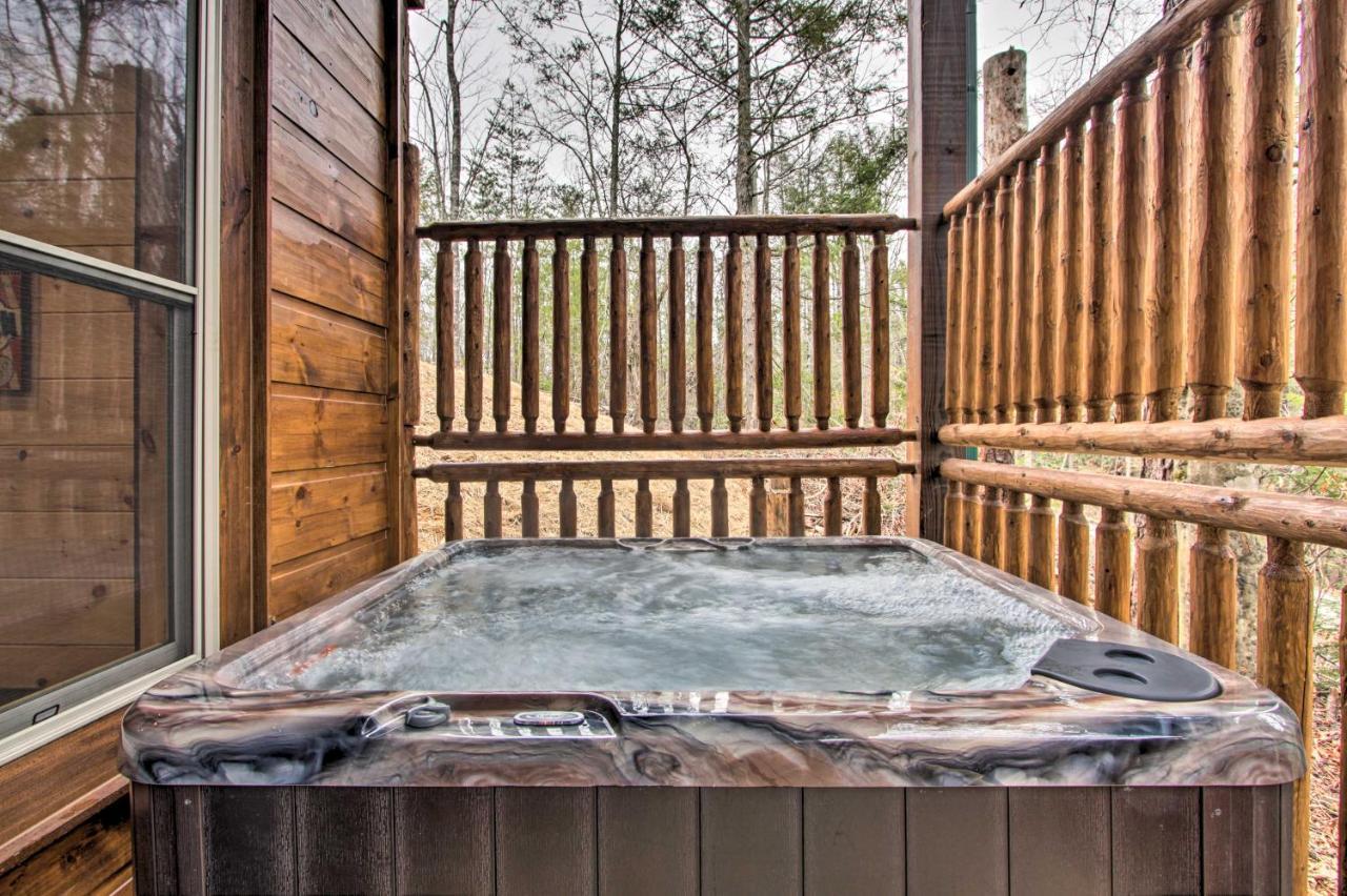 Luxe Cabin With Home Theater Less Than 2 Miles To Gatlinburg Exteriör bild
