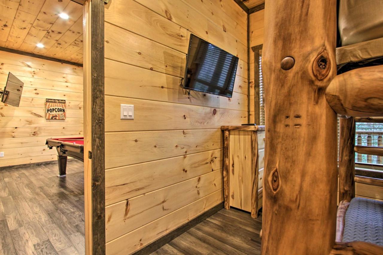 Luxe Cabin With Home Theater Less Than 2 Miles To Gatlinburg Exteriör bild