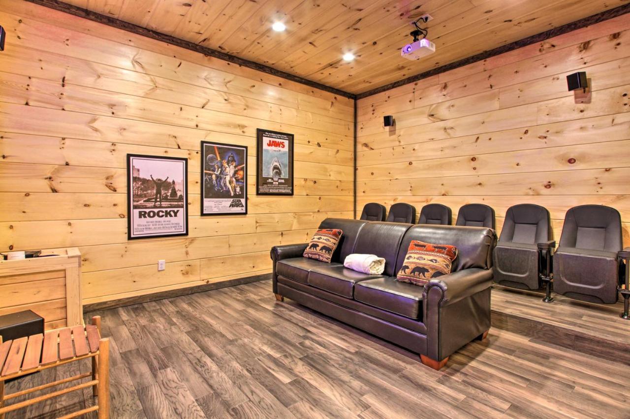 Luxe Cabin With Home Theater Less Than 2 Miles To Gatlinburg Exteriör bild