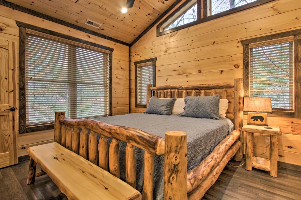 Luxe Cabin With Home Theater Less Than 2 Miles To Gatlinburg Exteriör bild