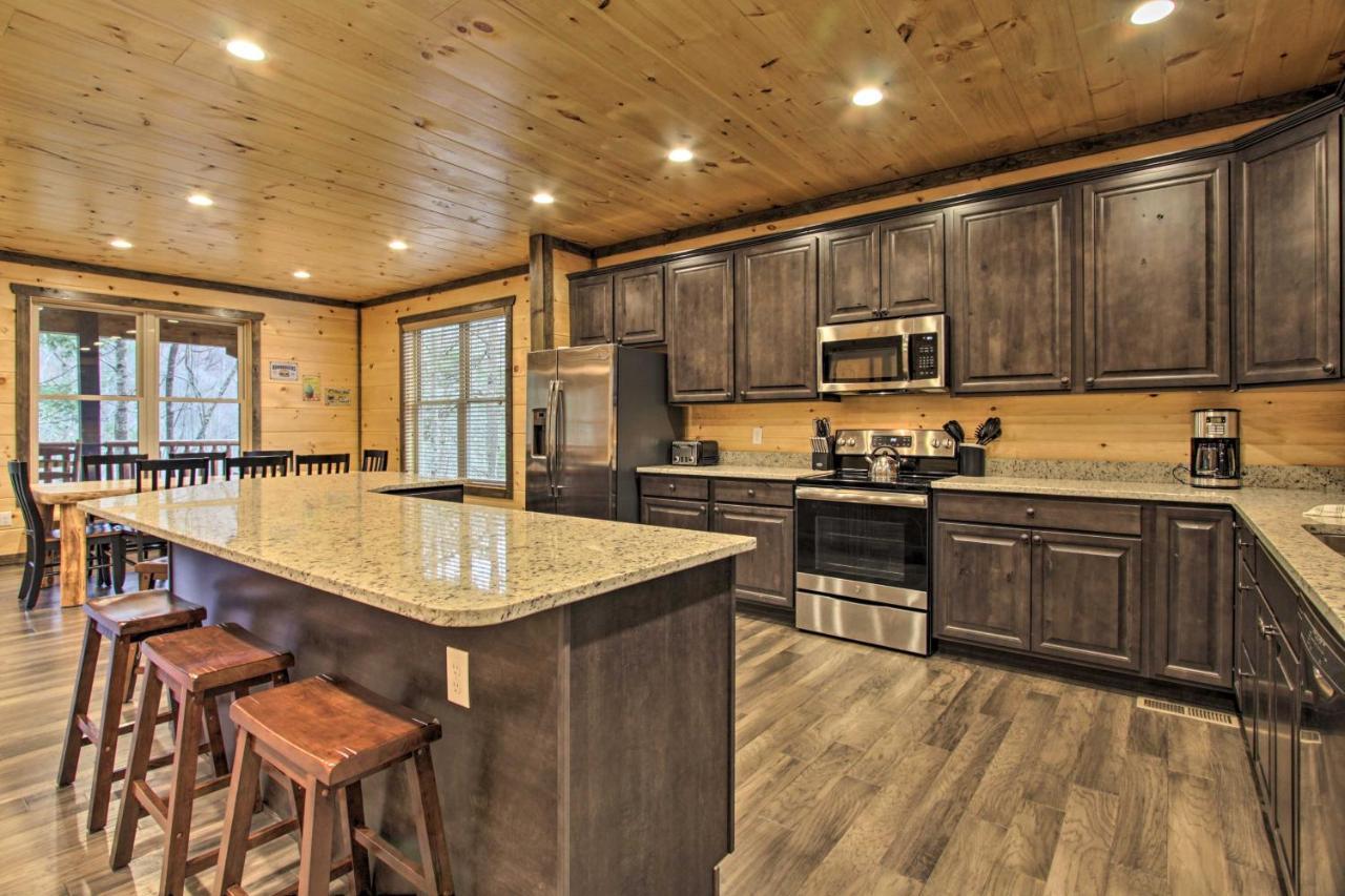 Luxe Cabin With Home Theater Less Than 2 Miles To Gatlinburg Exteriör bild