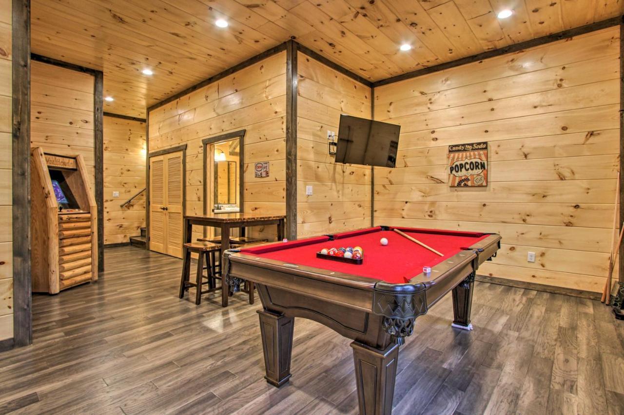 Luxe Cabin With Home Theater Less Than 2 Miles To Gatlinburg Exteriör bild