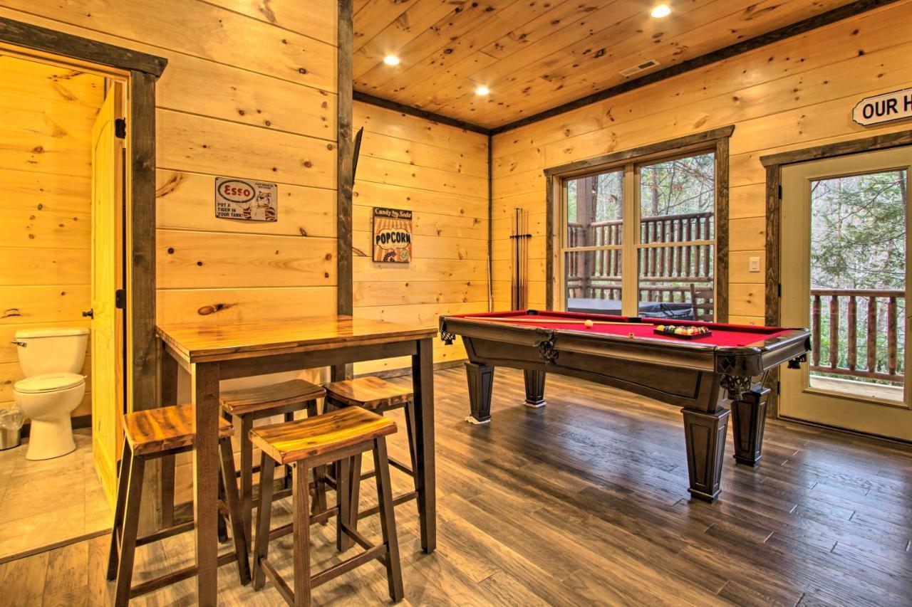 Luxe Cabin With Home Theater Less Than 2 Miles To Gatlinburg Exteriör bild