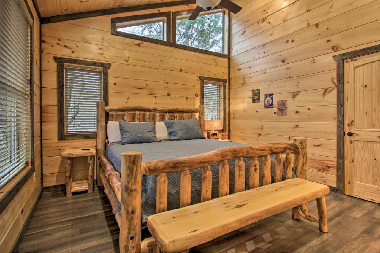 Luxe Cabin With Home Theater Less Than 2 Miles To Gatlinburg Exteriör bild